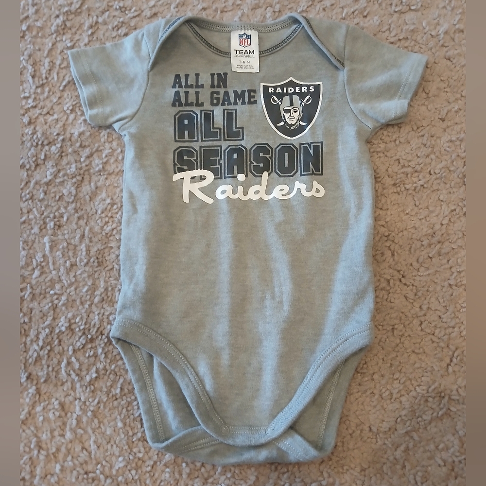 NFL Team Apparel Baby Onesie Raiders Size 3-6 Months